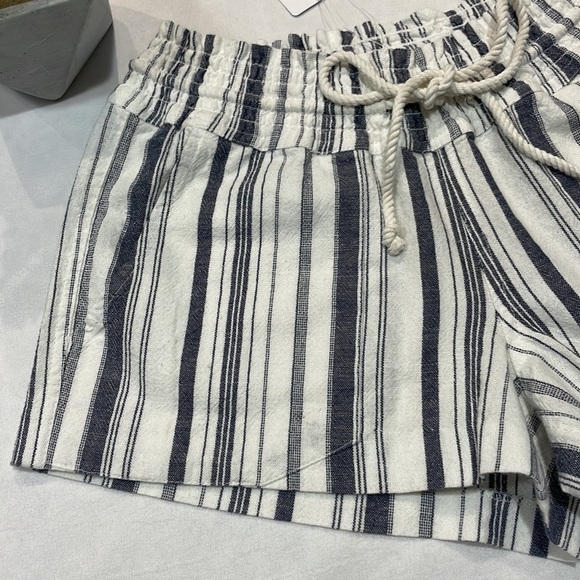 NWT 🌻 Roxy Oceanside Striped Beach Shorts - Picture 3 of 10